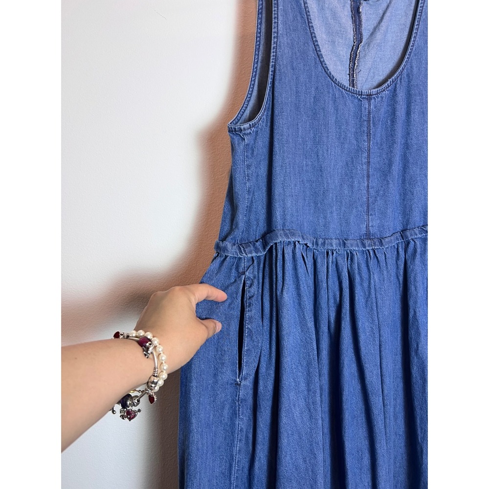 Free People Denim Midi Dress Medium Blue Scoop Neck Sleeveless Pocketed Boho M - Picture 5 of 7
